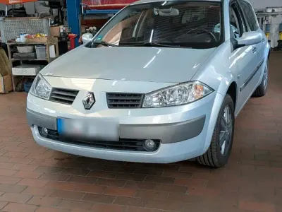 Gebraucht Renault Mégane GrandTour 113 PS (83 kW) 2003 Silber Kombi