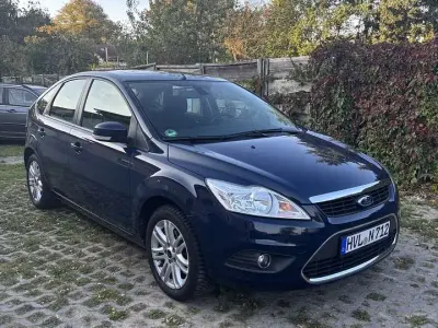 Gebraucht Ford Focus Ghia 101 PS (74 kW) 2010 Blau Limousine
