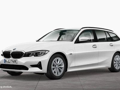 Weiß Gebraucht 2022 BMW 320e Kombi | 23.990 € (Guter Preis)