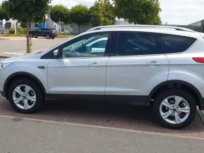 Gebraucht Ford Kuga Trend 150 PS (110 kW) 2017 Silber SUV