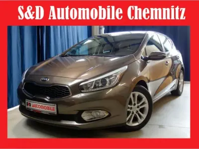 Gebraucht Kia Ceed FIFA World Cup Edition 128 PS (94 kW) 2013 (d5u) sand track (metallic) Kleinwagen