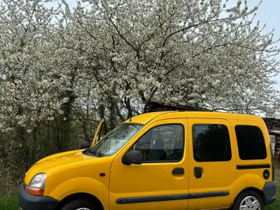 Usata Renault Kangoo 60 CV (44 kW) 2001 Giallo Monovolume