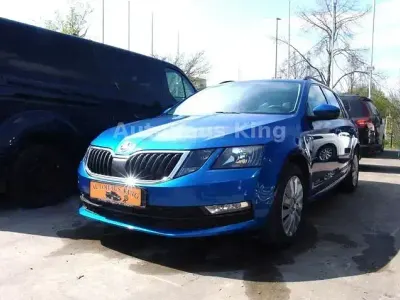 Gebraucht Skoda Octavia Ambition 116 PS (85 kW) 2020 Modra race/race blue Kombi