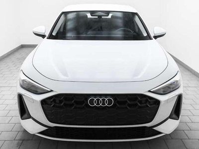 Gebraucht Audi A5 Ambiente 204 PS (150 kW) 2025 Weiß (gletscherweiß metallic) Coupé