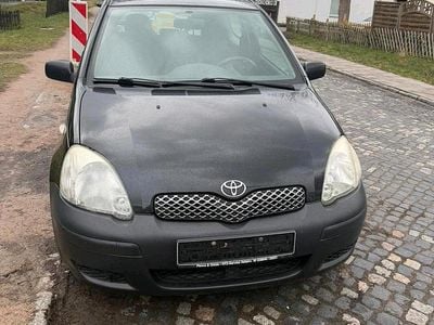 Gebraucht Toyota Yaris 65 PS (47 kW) 2004 Schwarz Kleinwagen