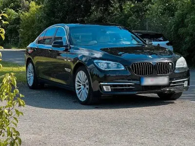 Gebraucht BMW 750 313 PS (230 kW) 2013 Schwarz Limousine