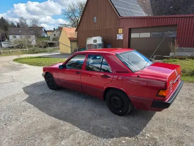 Gebraucht Mercedes 190 109 PS (80 kW) 1991 Rot Limousine
