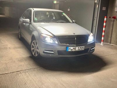 Gebraucht Mercedes C180 156 PS (114 kW) 2010 Silber Limousine