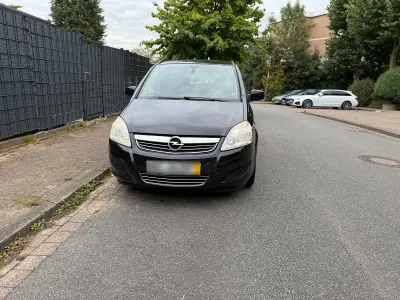 Gebraucht Opel Zafira 150 PS (110 kW) 2010 Schwarz Van / Kleinbus