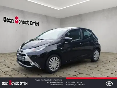 Gebraucht Toyota Aygo X-play 69 PS (50 kW) 2017 Schwarz Kleinwagen
