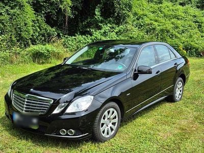 Second-hand Mercedes E250 204 CP (150 kW) 2010 Negru Berlinǎ