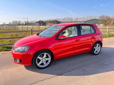 Gebraucht VW Golf VI 102 PS (75 kW) 2008 Rot Kleinwagen