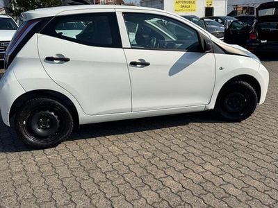 Gebraucht Toyota Aygo 69 PS (50 kW) 2018 Weiß Kleinwagen