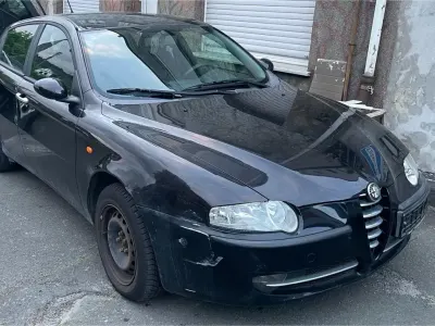 Gebraucht Alfa Romeo 147 120 PS (88 kW) 2002 Schwarz Kleinwagen