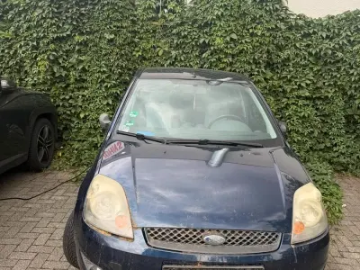 Gebraucht Ford Fiesta 80 PS (58 kW) 2006 Blau Kleinwagen