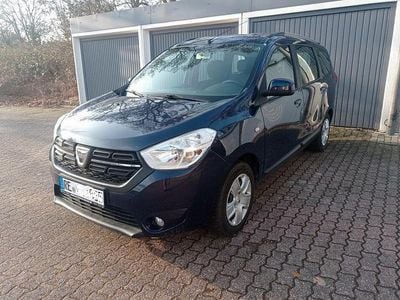Gebraucht Dacia Lodgy Comfort 102 PS (75 kW) 2017 Blau Van / Kleinbus