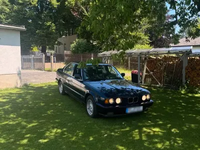 Gebraucht BMW 525 170 PS (125 kW) 1989 Blau Limousine