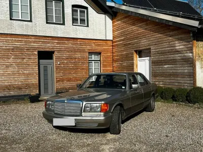 Gebraucht Mercedes S260 160 PS (117 kW) 1988 Gold Limousine