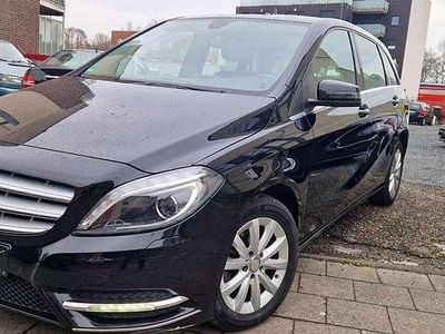 Usata Mercedes B180 109 CV (80 kW) 2014 Argento Monovolume