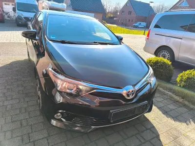 Gebraucht Toyota Auris 111 PS (81 kW) 2015 Schwarz Limousine
