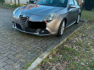 Gebraucht Alfa Romeo Giulietta 140 PS (102 kW) 2013 Silber Kleinwagen