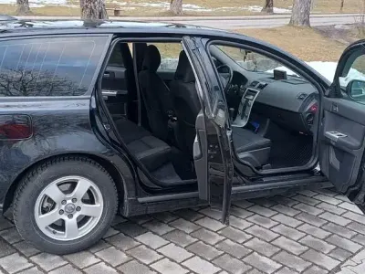 Usata Volvo V50 Momentum 114 CV (83 kW) 2010 Nero Station wagon