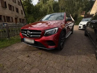 Gebraucht Mercedes GLC300 AMG line 245 PS (180 kW) 2018 Rot SUV
