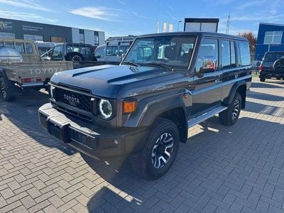 Nuova Toyota Land Cruiser 204 CV (150 kW) 2025 Beige SUV