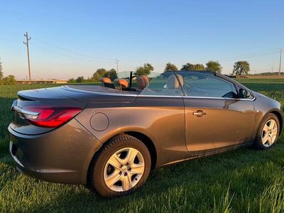 Second-hand Opel Cascada Innovation 170 CP (125 kW) 2014 Gri Cabrio