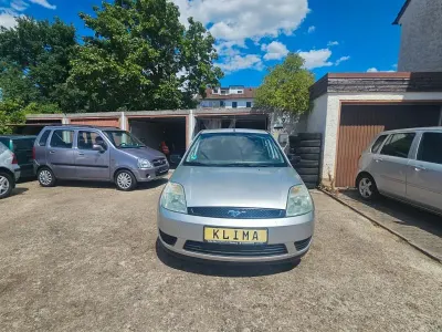 Gebraucht Ford Fiesta Viva X 80 PS (58 kW) 2005 Silber Kleinwagen