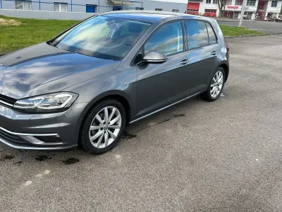 Gebraucht VW Golf VII Highline 150 PS (110 kW) 2019 Grau Limousine