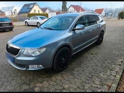 Gebraucht Skoda Superb 160 PS (117 kW) 2010 Silber Kombi