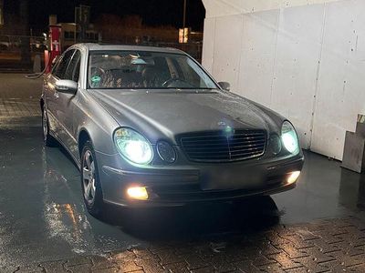 Gebraucht Mercedes E320 224 PS (164 kW) 2002 Andere farben Limousine