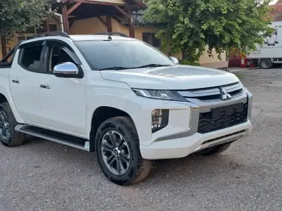 Gebraucht Mitsubishi L 155 PS (114 kW) 2022 SUV