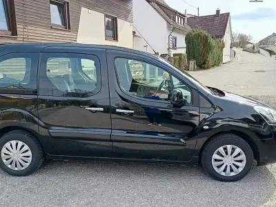 Gebraucht Citroën Berlingo 120 PS (88 kW) 2015 Schwarz Van / Kleinbus