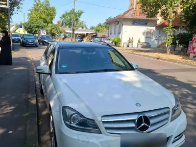 Gebraucht Mercedes 220 170 PS (125 kW) 2012 Weiß Kombi
