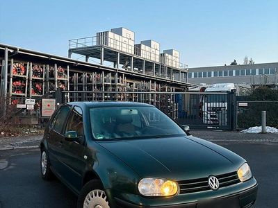 Grün Gebraucht 2001 VW Golf IV Edition Kleinwagen | 1.790 € (Fairer Preis)