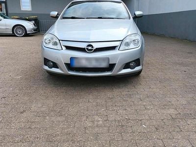 Używany Opel Tigra 95 KM (69 kW) 2005 Srebrny Kabriolet
