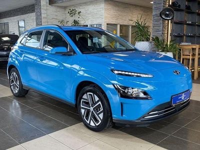 Gebraucht Hyundai Kona Select 100 kW (136 PS) 2021 Blau dive in jeju / sol SUV