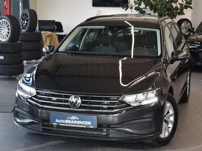 Grau Gebraucht 2023 VW Passat Kombi | 22.980 € (Guter Preis)