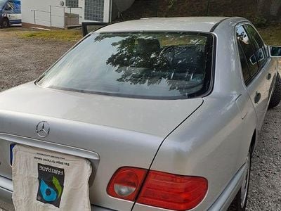 Mercedes 240