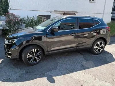Gebraucht Nissan Qashqai 120 PS (88 kW) 2018 Schwarz SUV
