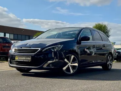 Gebraucht Peugeot 308 131 PS (96 kW) 2016 Blau Kombi