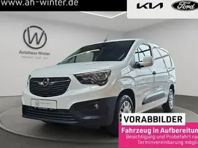 Używany Opel Combo Edition 102 KM (75 kW) 2021 Biały Minivan