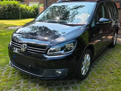 Gebraucht VW Touran Life 105 PS (77 kW) 2013 Schwarz Van / Kleinbus