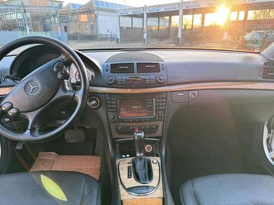 Gebraucht Mercedes E280 190 PS (139 kW) 2006 Silber Limousine