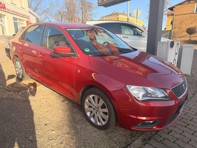 Gebraucht Seat Toledo 4You 105 PS (77 kW) 2015 Rot Limousine