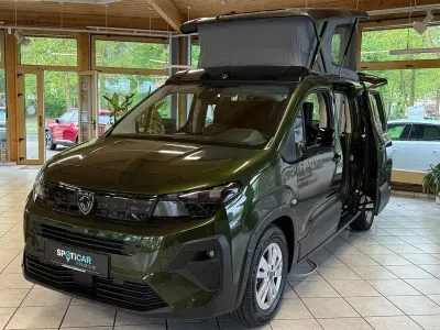 Neu Peugeot Rifter Allure 131 PS (96 kW) 2026 Grün Van / Kleinbus