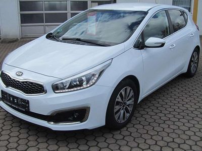 Gebraucht Kia Ceed Edition 7 135 PS (99 kW) 2017 Weiß Kleinwagen