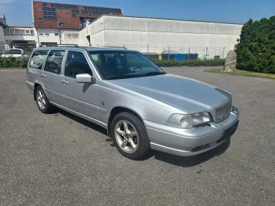 Usata Volvo V70 193 CV (141 kW) 1998 Argento Station wagon
